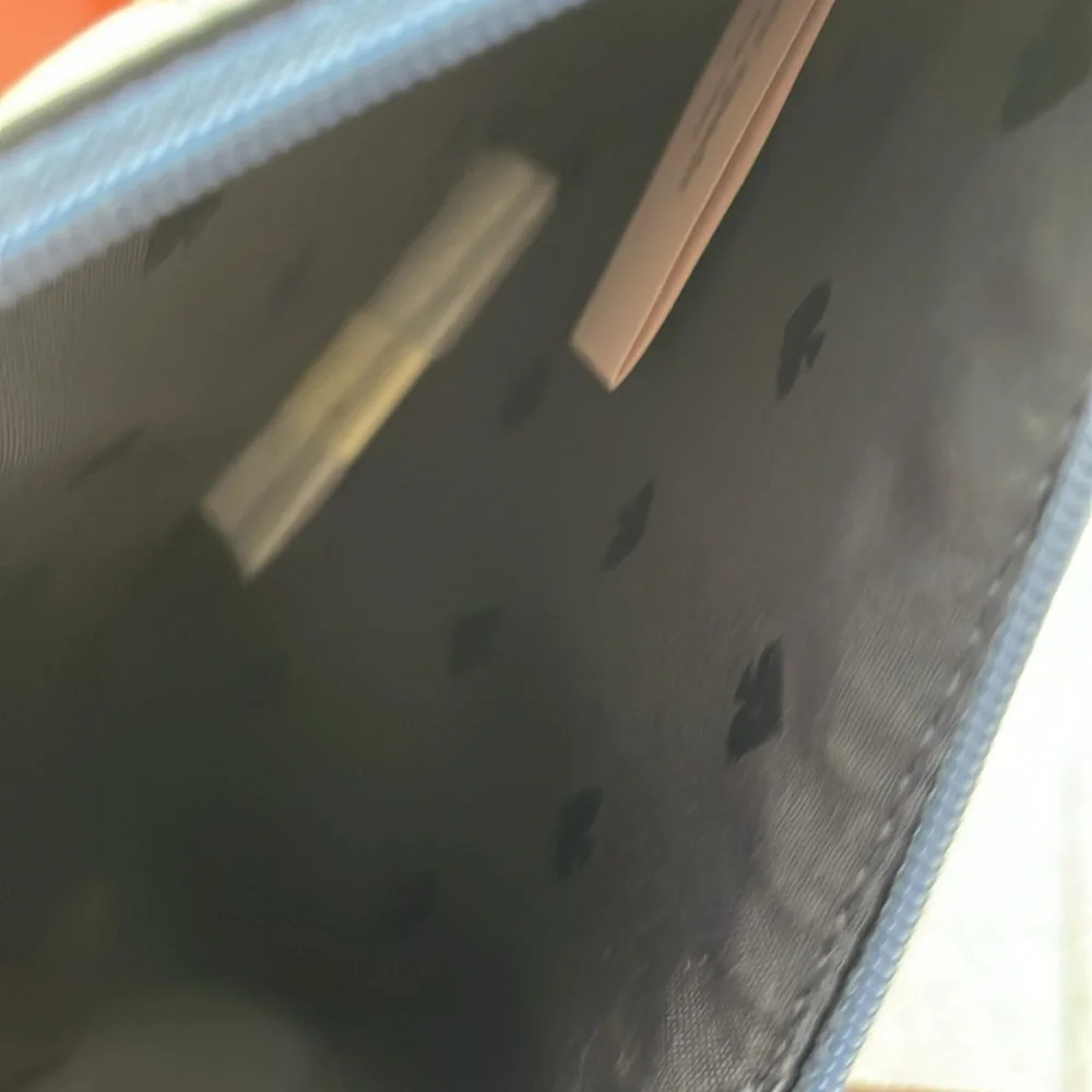 Brand New Kate Spade Medium L-Zip  wrestle.🆕 - Picture 4 of 4